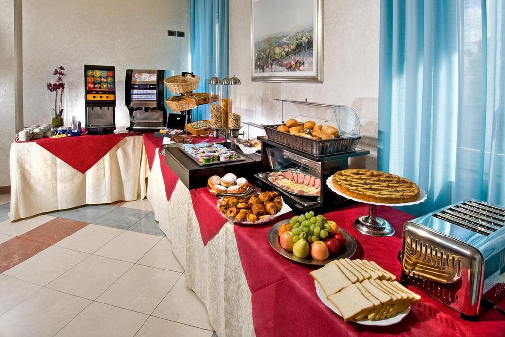 Hotel Europa 쿠프라마리티마 외부 사진
